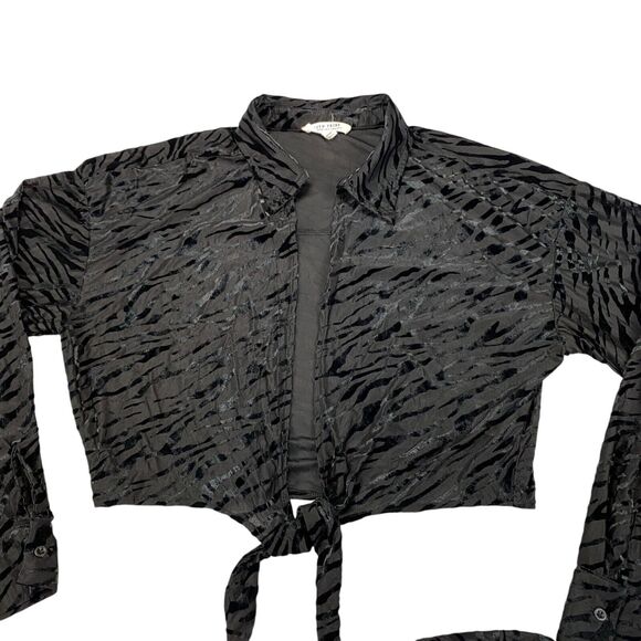 12th Tribe Crop Blouse Womens Medium Black Zebra Print Long Sleeve Tie Front - Picture 10 of 13